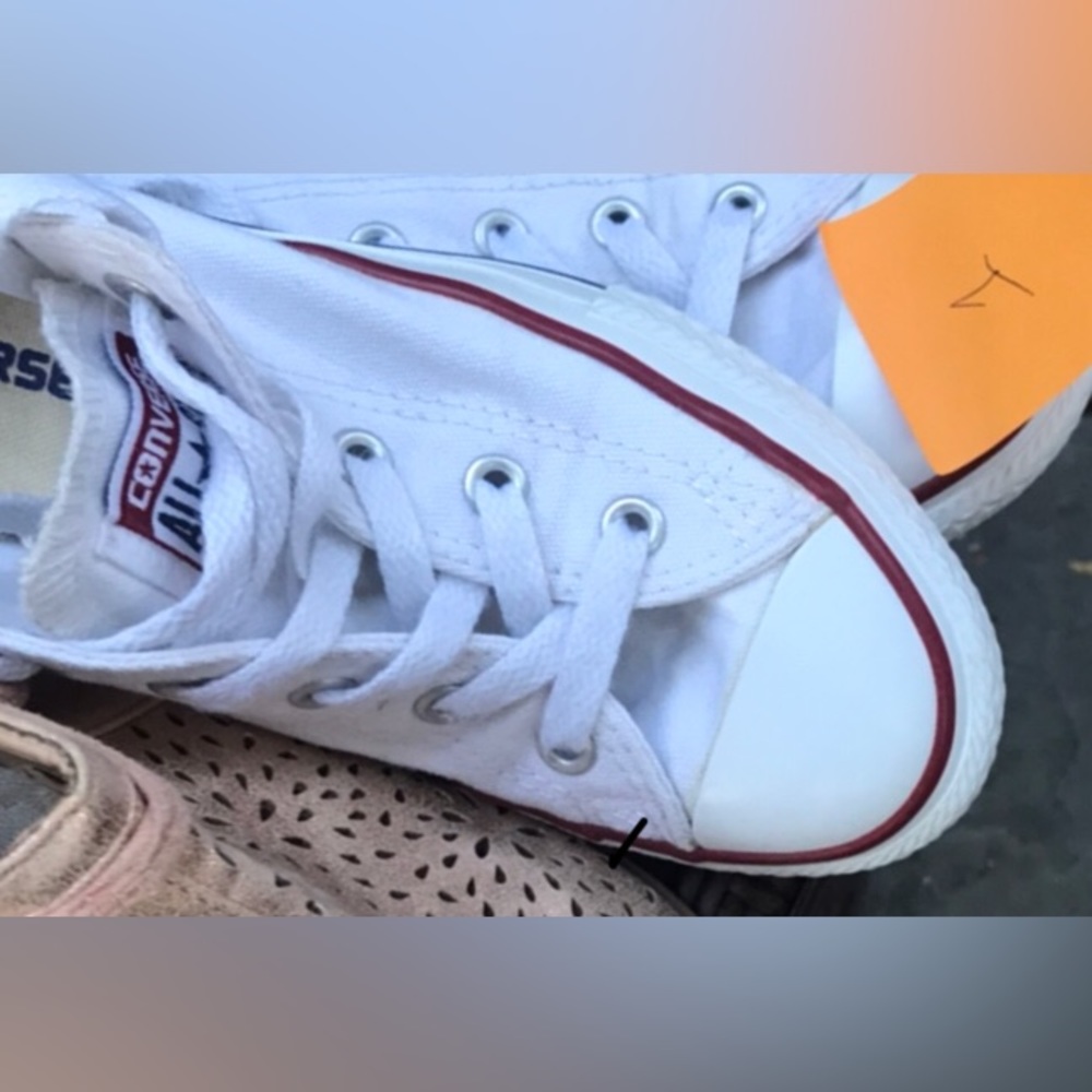 White converse girls size 1